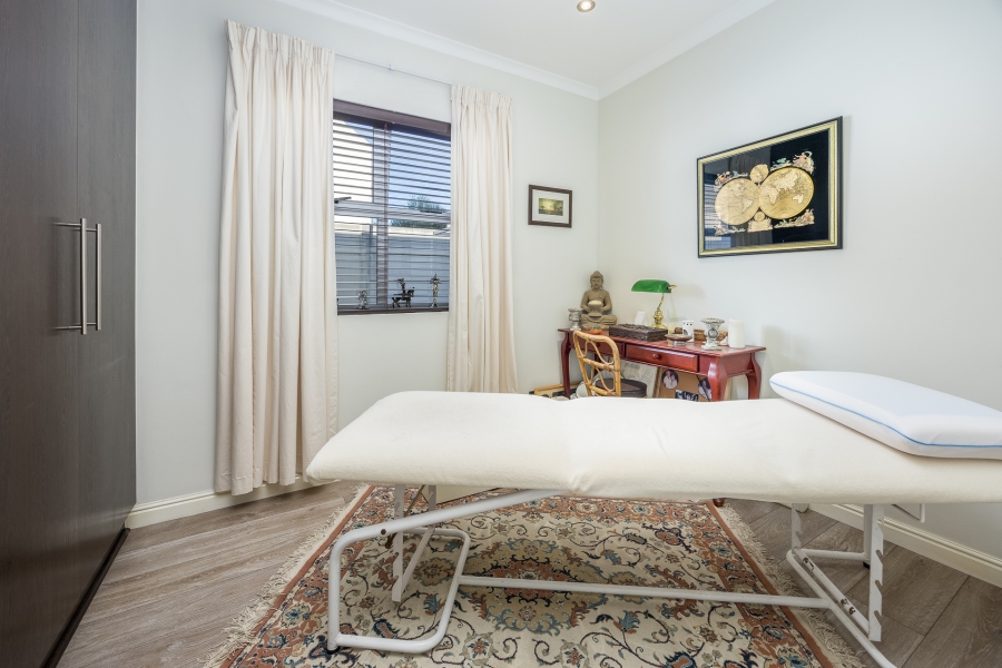 3 Bedroom Property for Sale in Sunningdale Western Cape